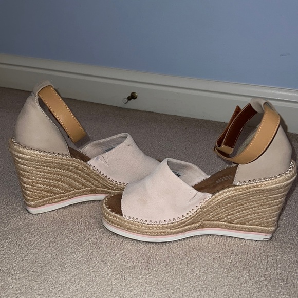 Lightly used ♥️TOMS Marisol wedge in 9.5 - Picture 5 of 9